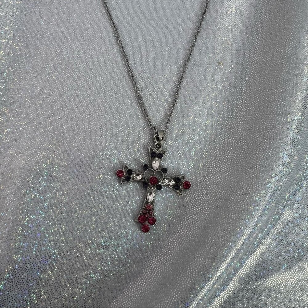 Necklace cross heart stunning jewels Elegant Silver red Pink Cross Necklace - Picture 3 of 5